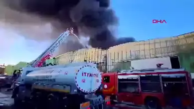 Adana'da Geri Dönüşüm Tesisi Yandı!