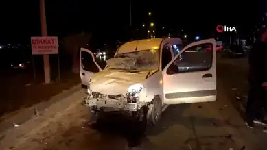 Adana'da Ters Yönden Gelen Araç Kazası: 1 Ölü, 2 Yaralı