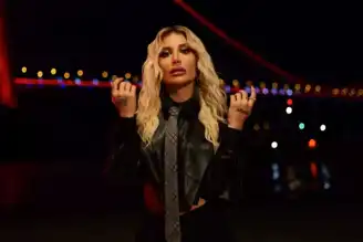 İrem Derici Hastanelik Oldu! Uyurgezerlik Tedavisi Görecek