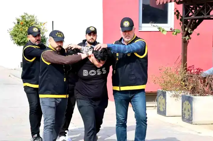 Adana'da 'Duygusuzlar' Çetesi Çökertildi!