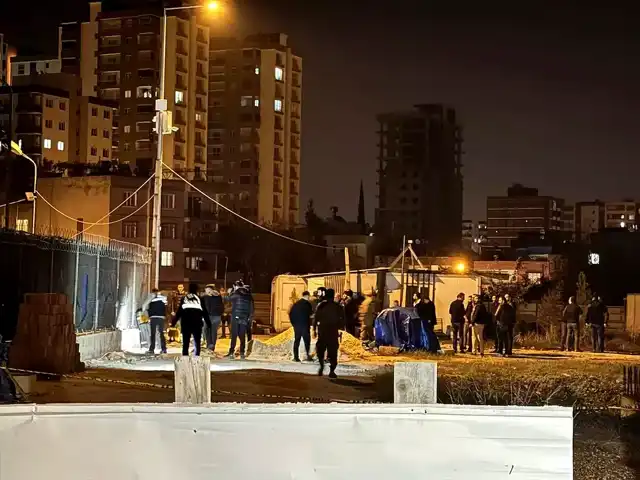 Adana'da Polis Merkezi İnşaatına Molotofkokteyli Saldırısı!
